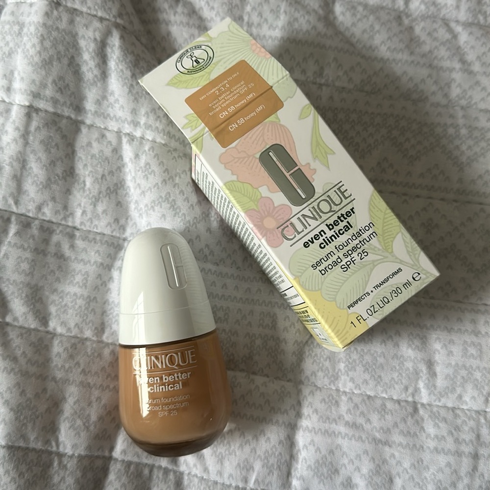 Clinique Even Better Clinical Serum Foundation SPF 25 in CN58 Honey